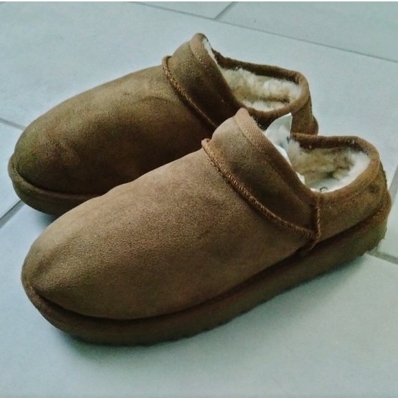 Size 8 Uggs - Picture 1 of 5